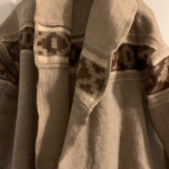 Afghan coat - Picture 6 of 13